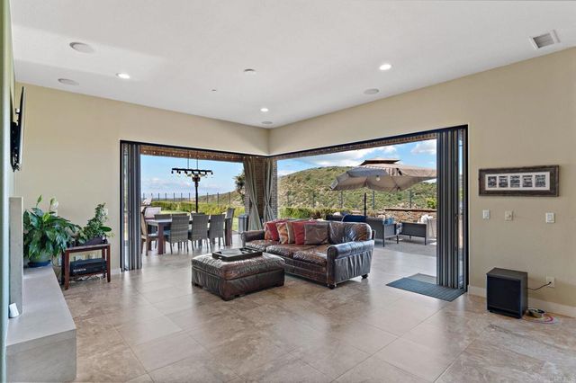 $2,620,000 | 7077 Sitio Colina, Carlsbad, CA 92009
