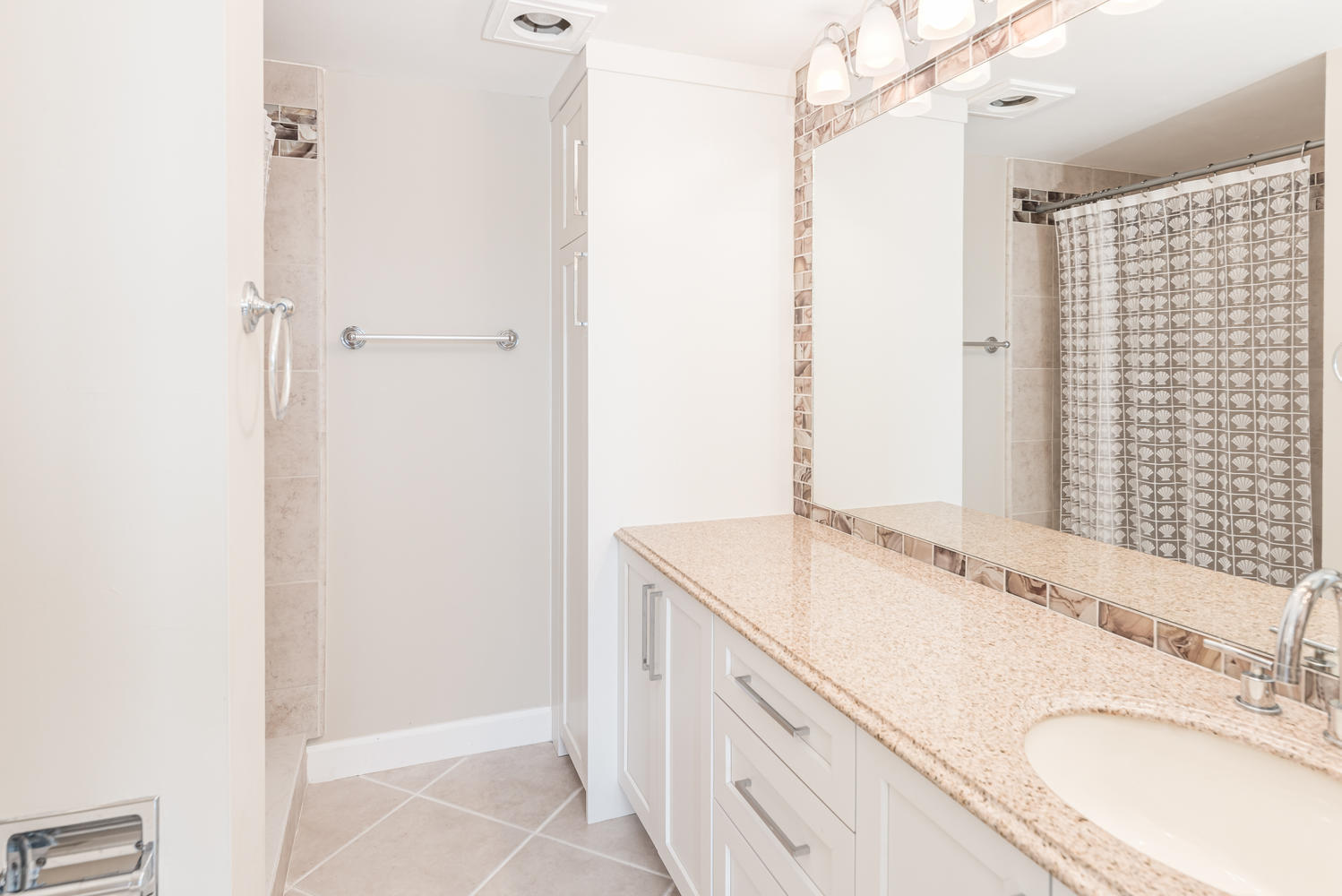 18 Royal Palm Way, Unit 207 Boca Raton, FL 33432 - Photo 14 of 28 MASTER BATH