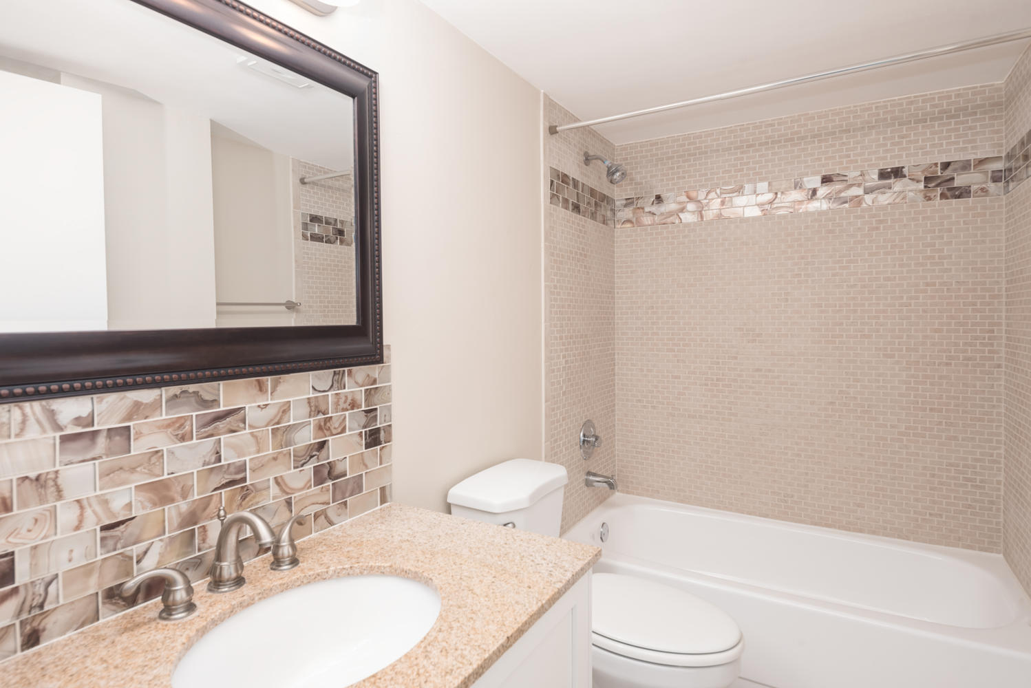18 Royal Palm Way, Unit 207 Boca Raton, FL 33432 - Photo 16 of 28 GUEST BATH