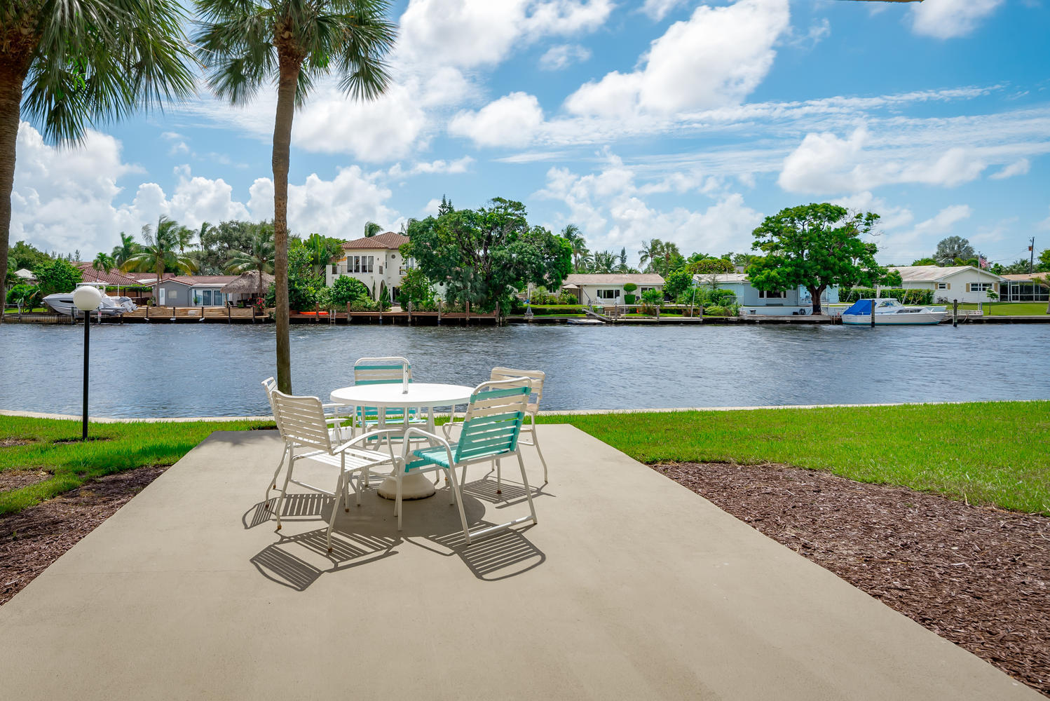 18 Royal Palm Way, Unit 207 Boca Raton, FL 33432 - Photo 22 of 28 GROUND LEVEL BREEZEWAY