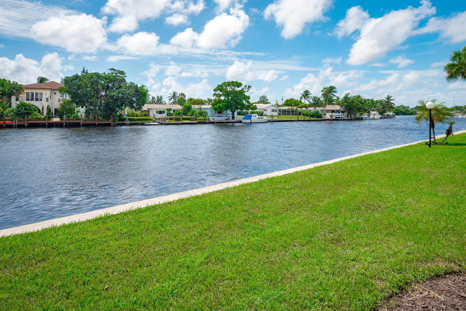 18 Royal Palm Way, Unit 207 Boca Raton, FL 33432 - Photo 24 of 28 GROUND LEVEL VIEW