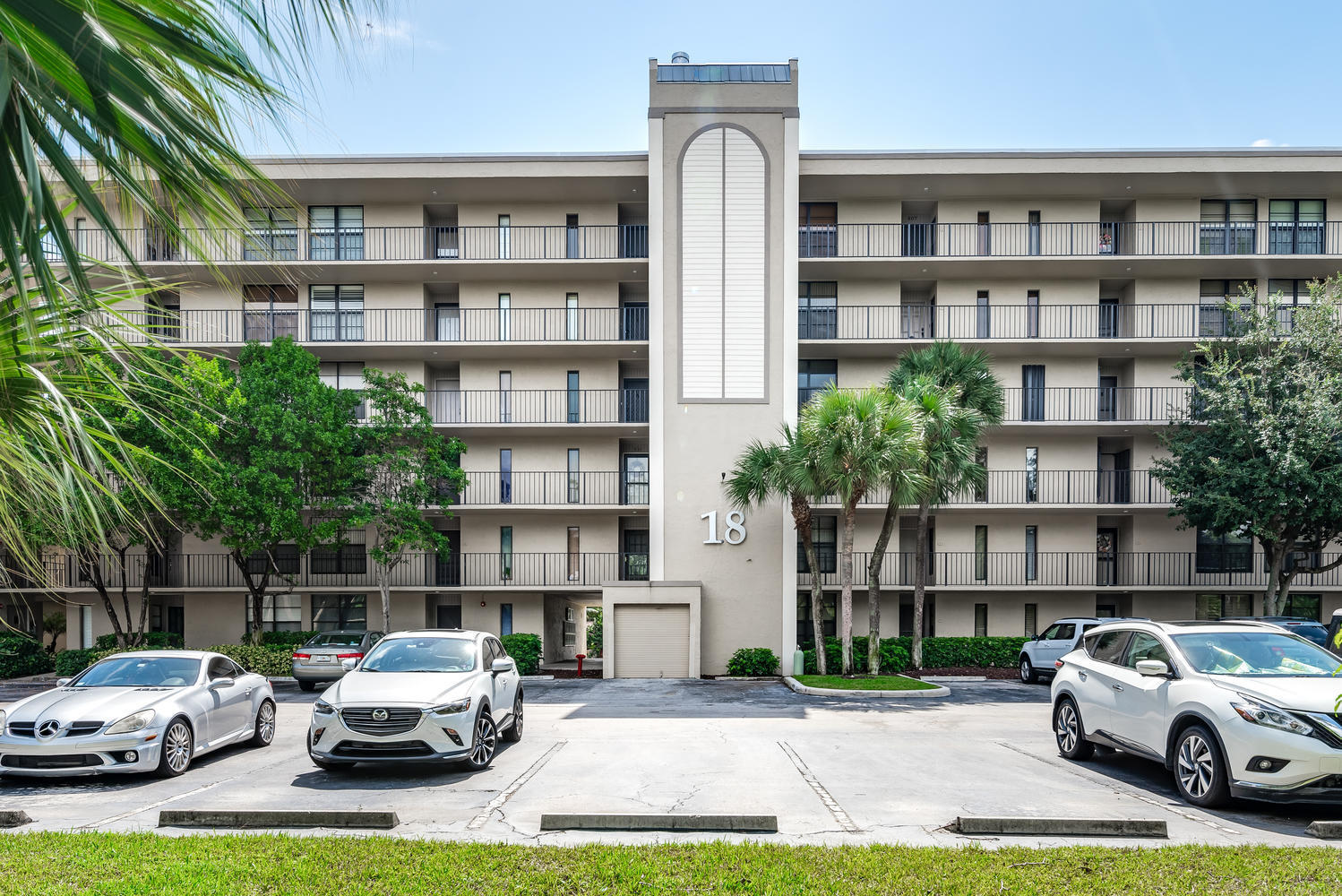 18 Royal Palm Way, Unit 207 Boca Raton, FL 33432 - Photo 28 of 28 FRONT VIEW
