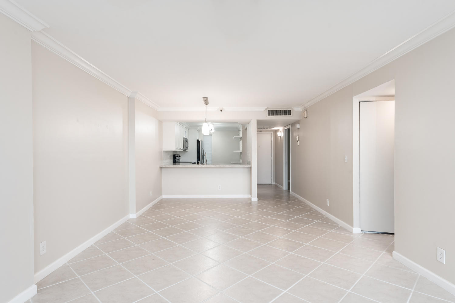 18 Royal Palm Way, Unit 207 Boca Raton, FL 33432 - Photo 7 of 28 Must See Property-large-008-004-A Look B