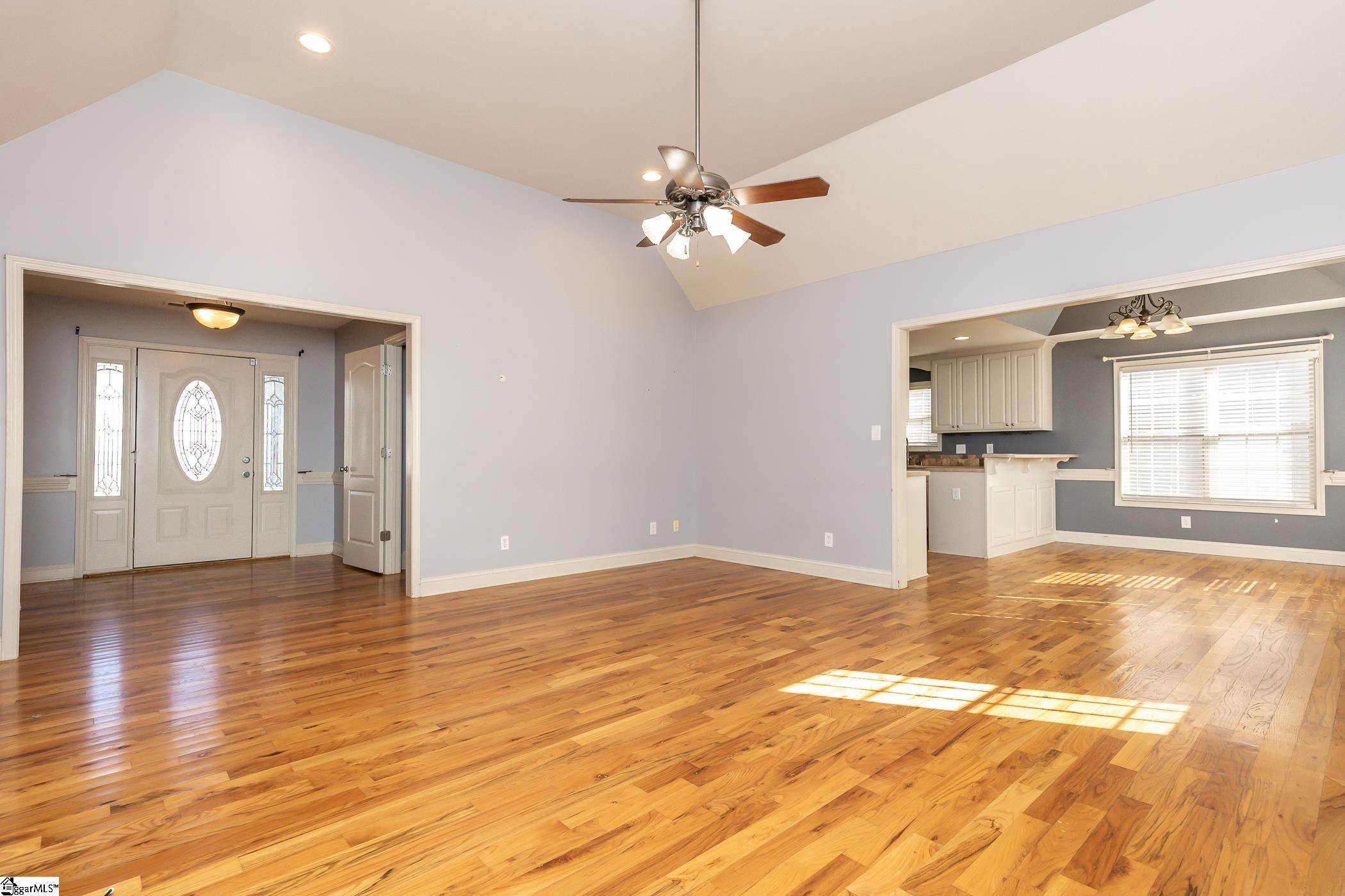 707 Secretariat Drive Boiling Springs, SC 29316 - Photo 4 of 34