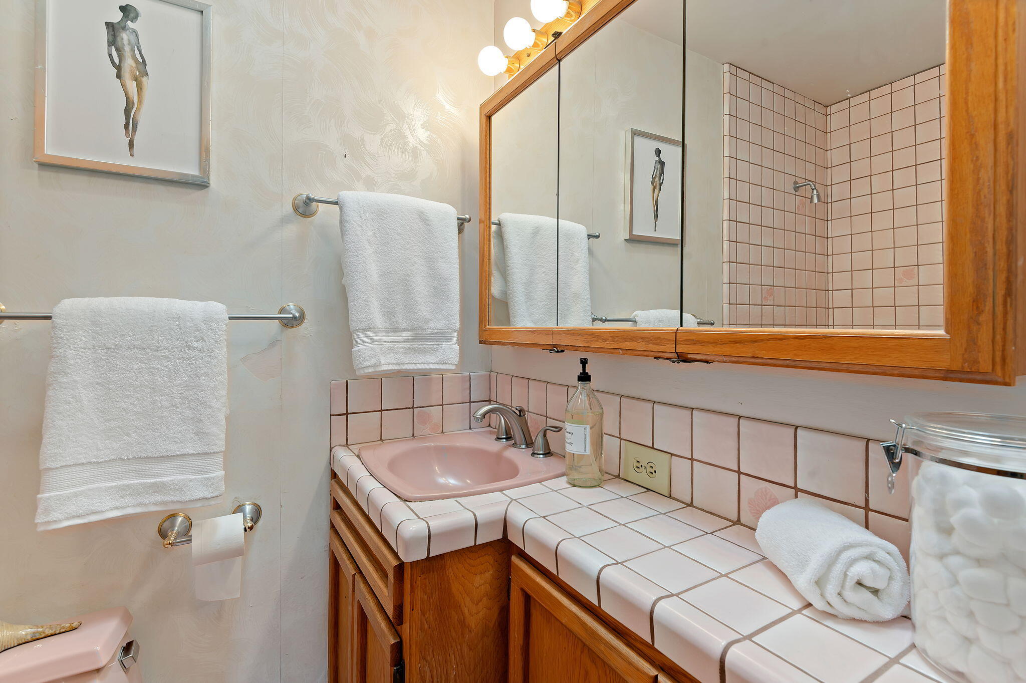 7397 Mirano Drive Goleta, CA 93117 - Photo 18 of 27 a bathroom with a sink and a toilet