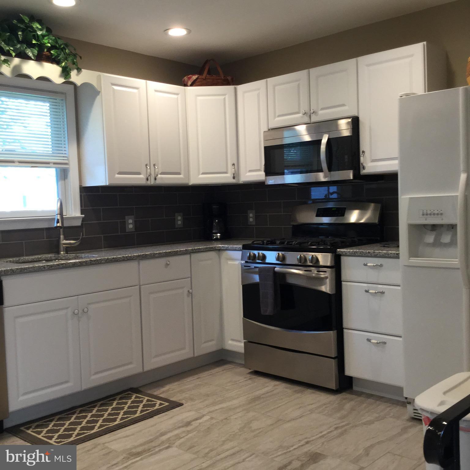 7946 East Shore Road Pasadena, MD 21122 - Photo 1 of 26 Kitchen