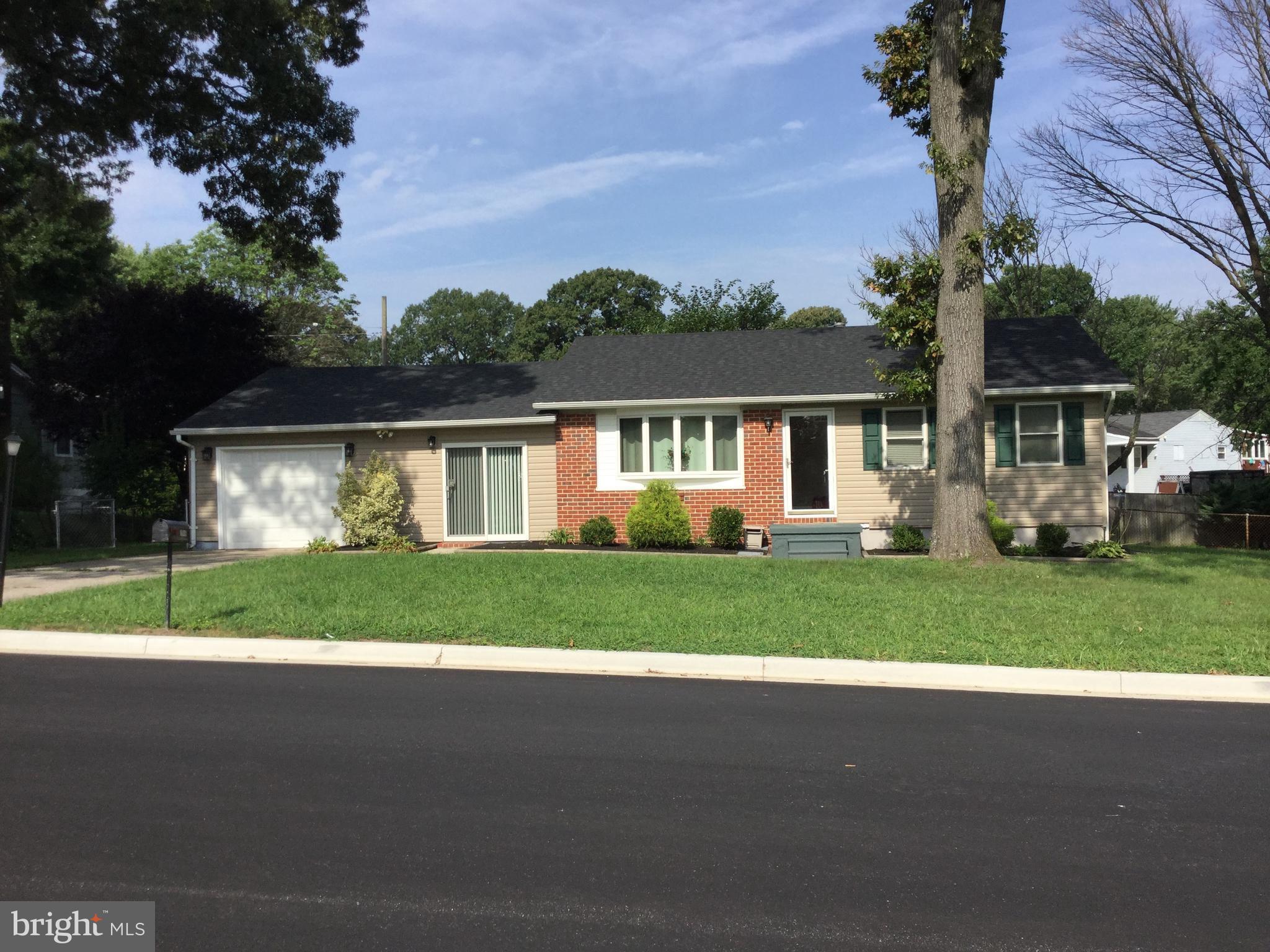 7946 East Shore Road Pasadena, MD 21122 - Photo 2 of 26 Exterior (Front)
