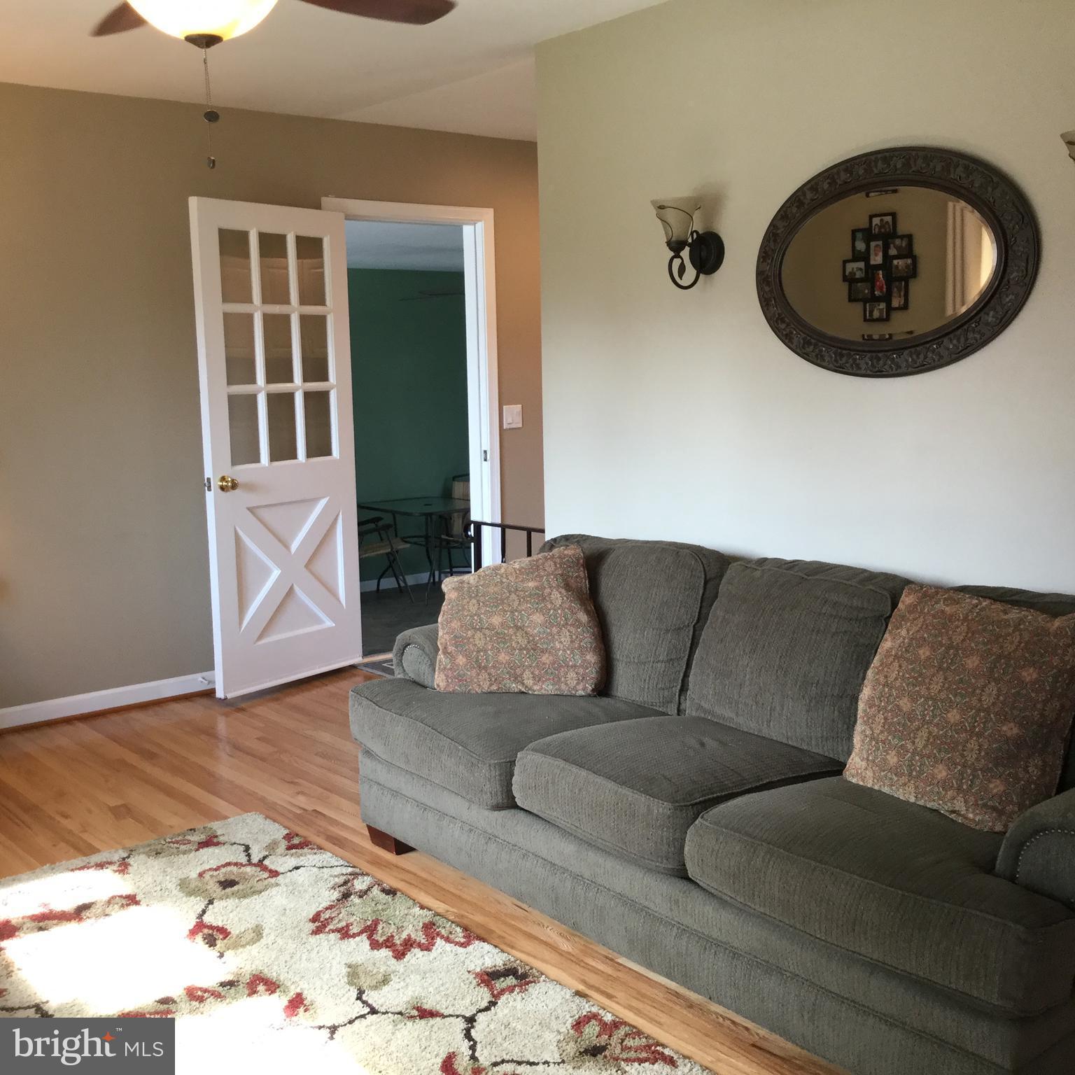 7946 East Shore Road Pasadena, MD 21122 - Photo 12 of 26 Living Room