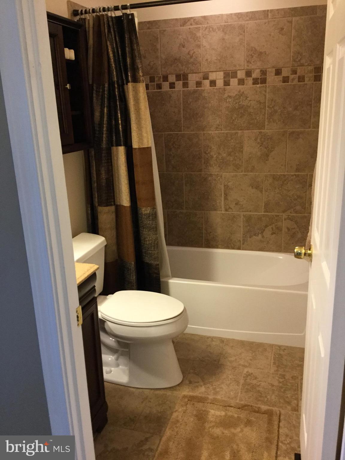 7946 East Shore Road Pasadena, MD 21122 - Photo 19 of 26 Bath