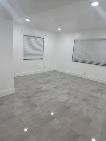 $2,300 | 5515 North Lakewood Circle, Unit 115, Margate, FL 33063