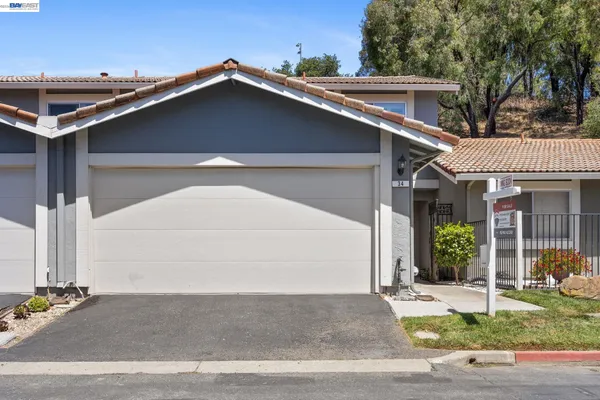 $798,888 | 34 Chimney Rock, Oakland, CA 94605