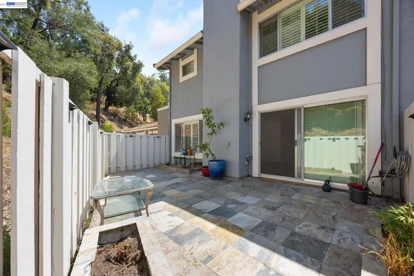 $798,888 | 34 Chimney Rock, Oakland, CA 94605