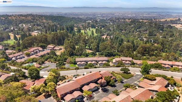 $798,888 | 34 Chimney Rock, Oakland, CA 94605