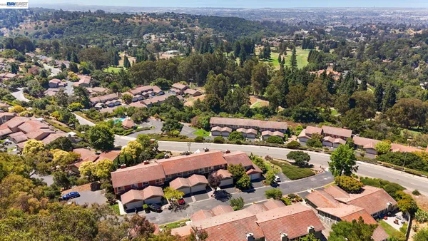 $798,888 | 34 Chimney Rock, Oakland, CA 94605