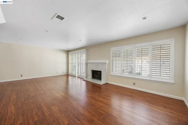 $798,888 | 34 Chimney Rock, Oakland, CA 94605