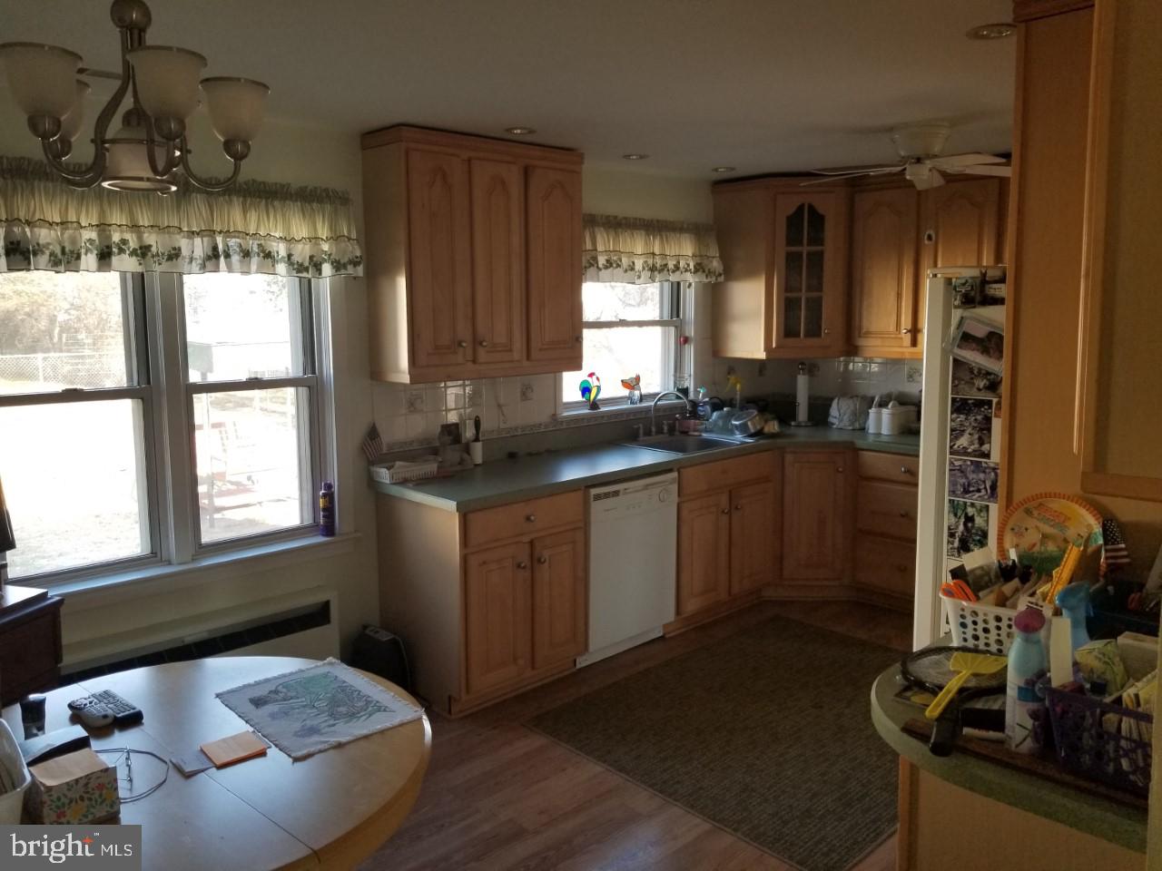 135 Oxford Road Cinnaminson, NJ 08077 - Photo 5 of 10 Gallery Image 5