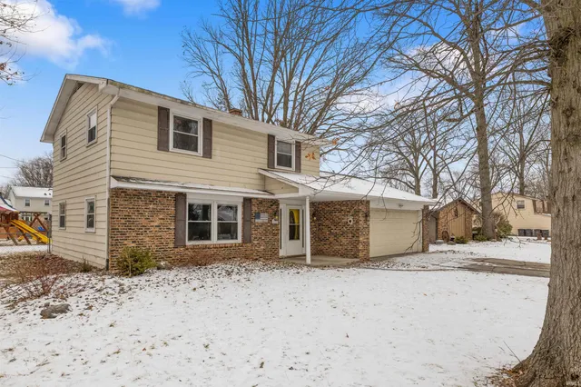 $249,900 | 6822 Forest Glen Court, Fort Wayne, IN 46815