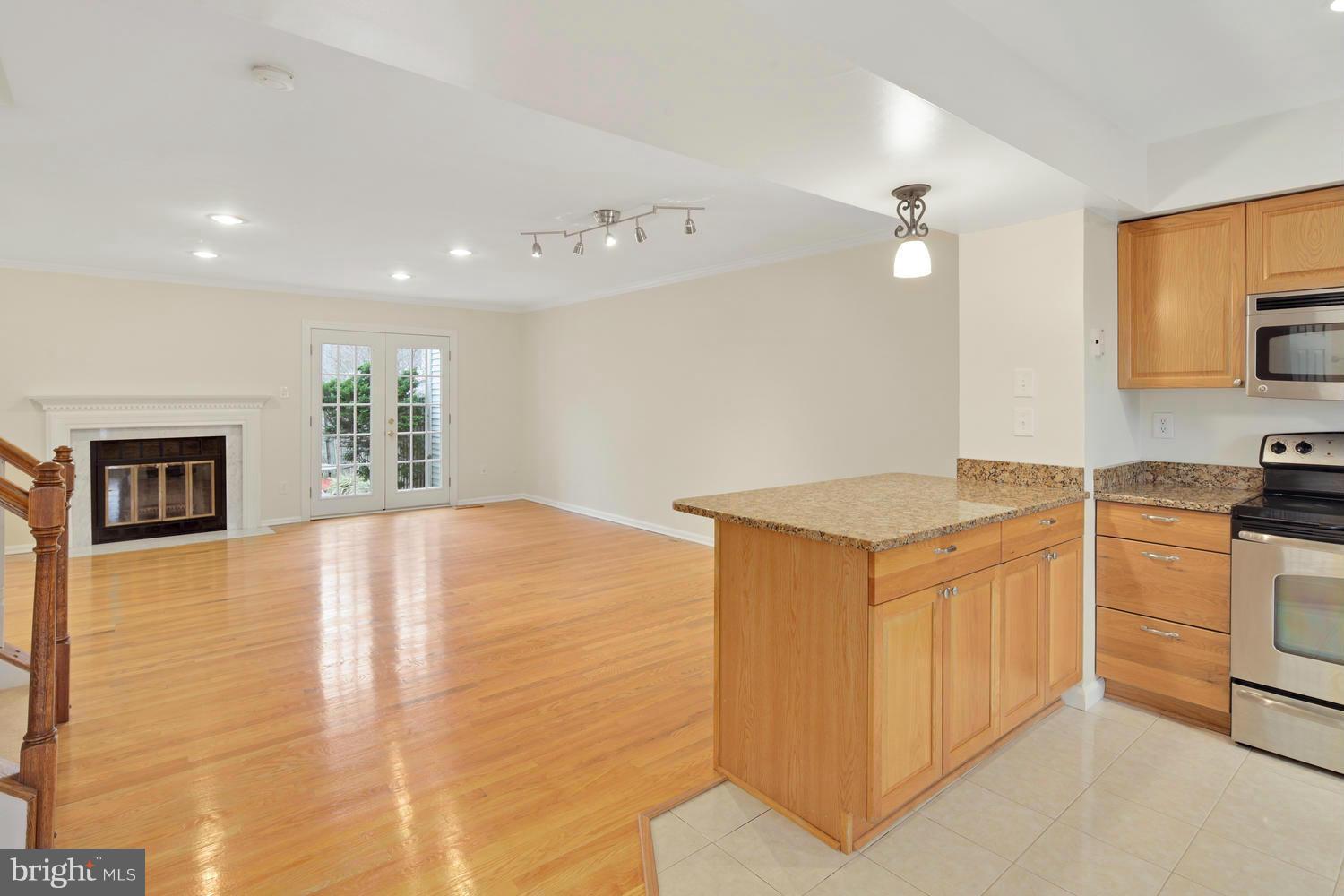 15120 Callohan Court Silver Spring, MD 20906 - Photo 4 of 30 Kitchen