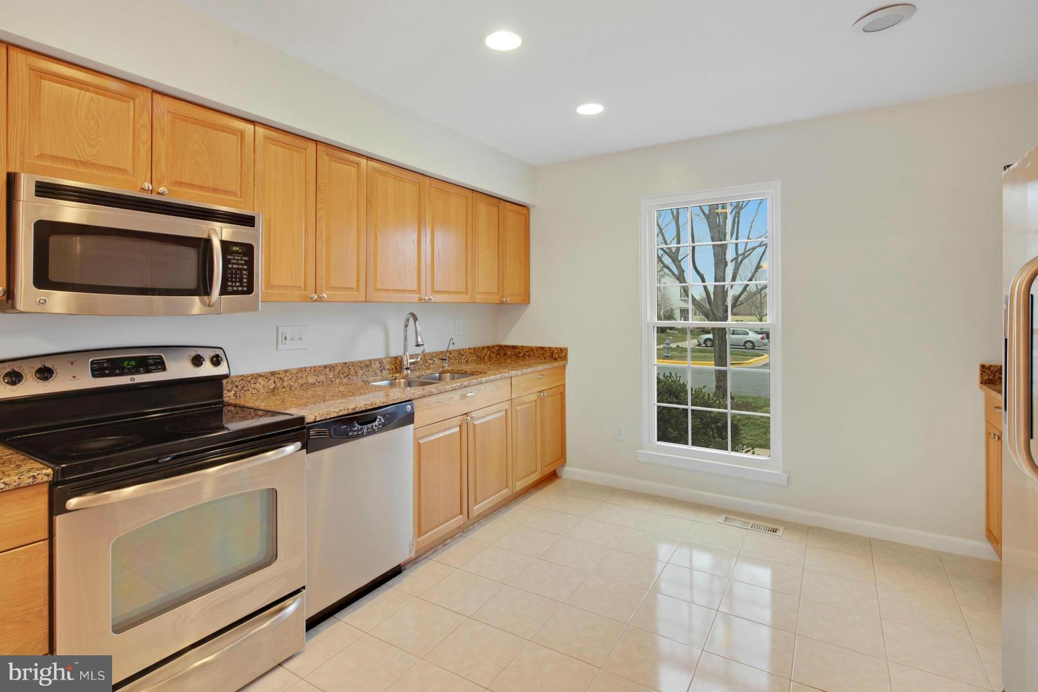 15120 Callohan Court Silver Spring, MD 20906 - Photo 5 of 30 Kitchen