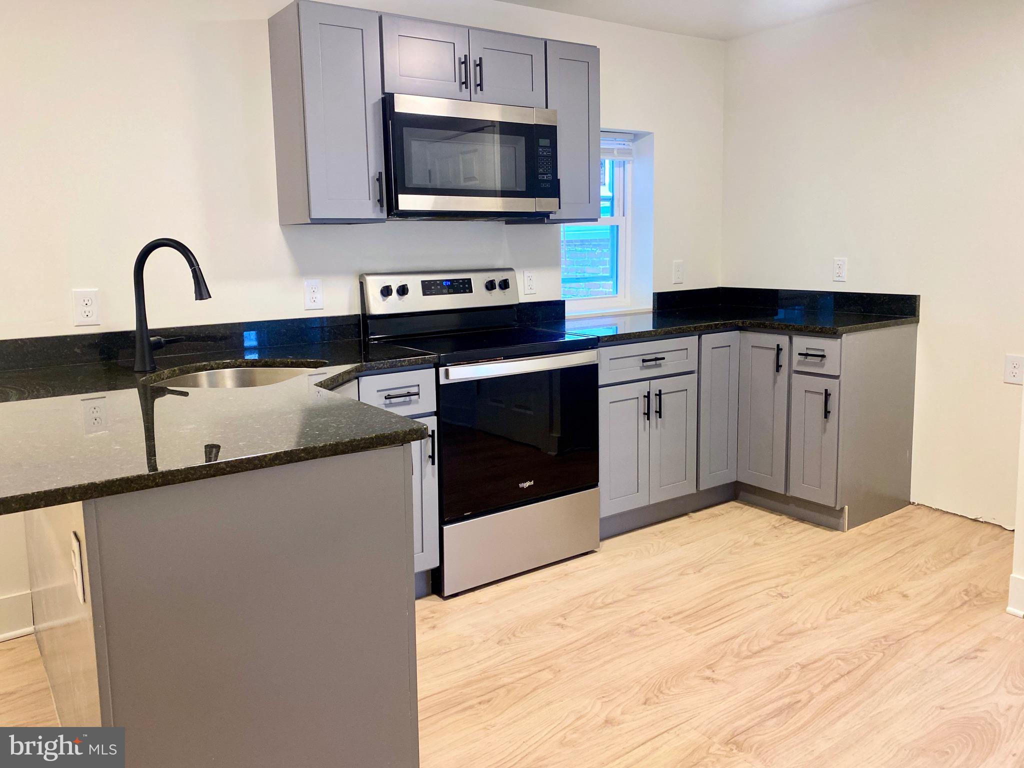 741 Manor Street, Unit 2 Lancaster, PA 17603 - Photo 4 of 10