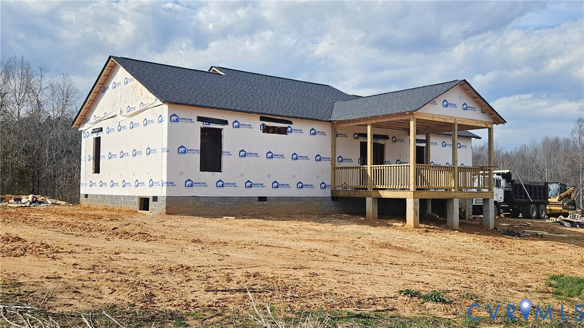 2078 East Courthouse Road Blackstone, VA 23824 - Photo 3 of 6 a front view of a house with a yard