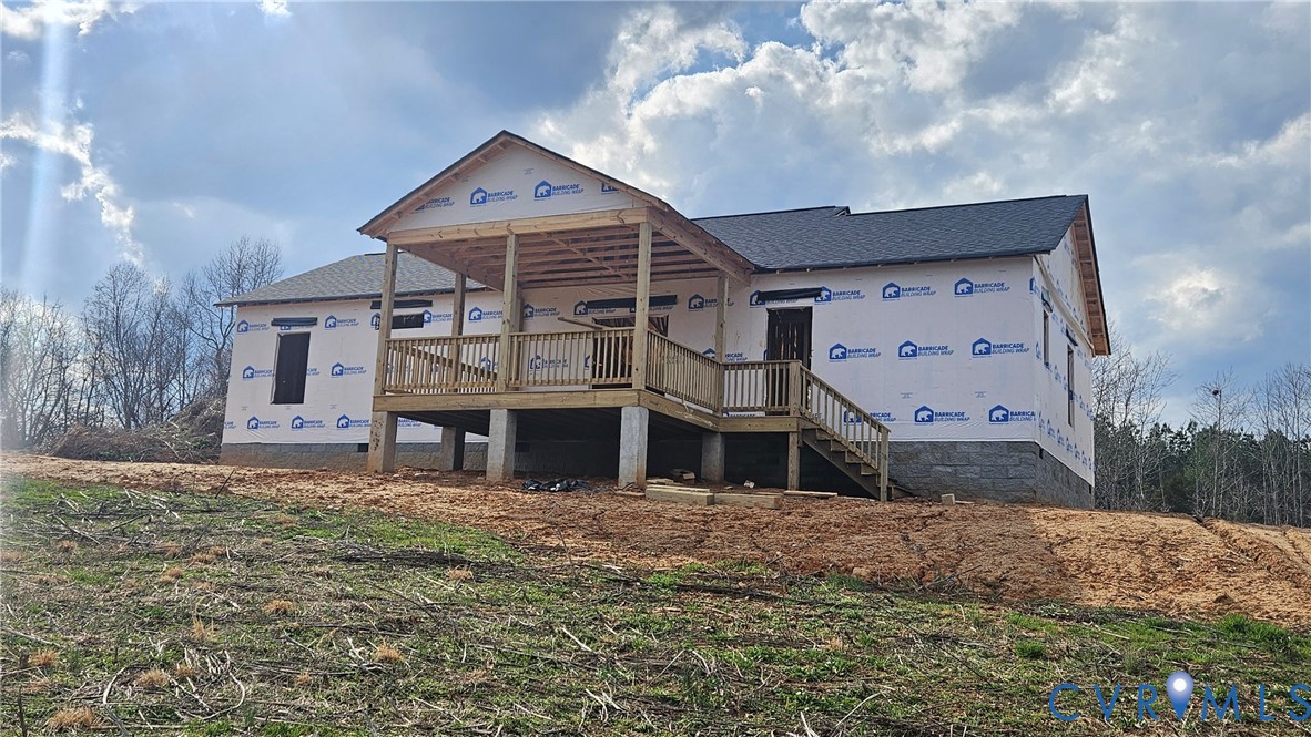2078 East Courthouse Road Blackstone, VA 23824 - Photo 4 of 6 a front view of a house with a yard