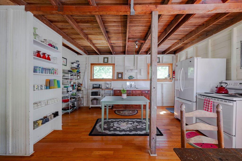 125 Pleasant Point Road Wellfleet, MA 02667 - Photo 17 of 37 125_Pleasant_Point-11