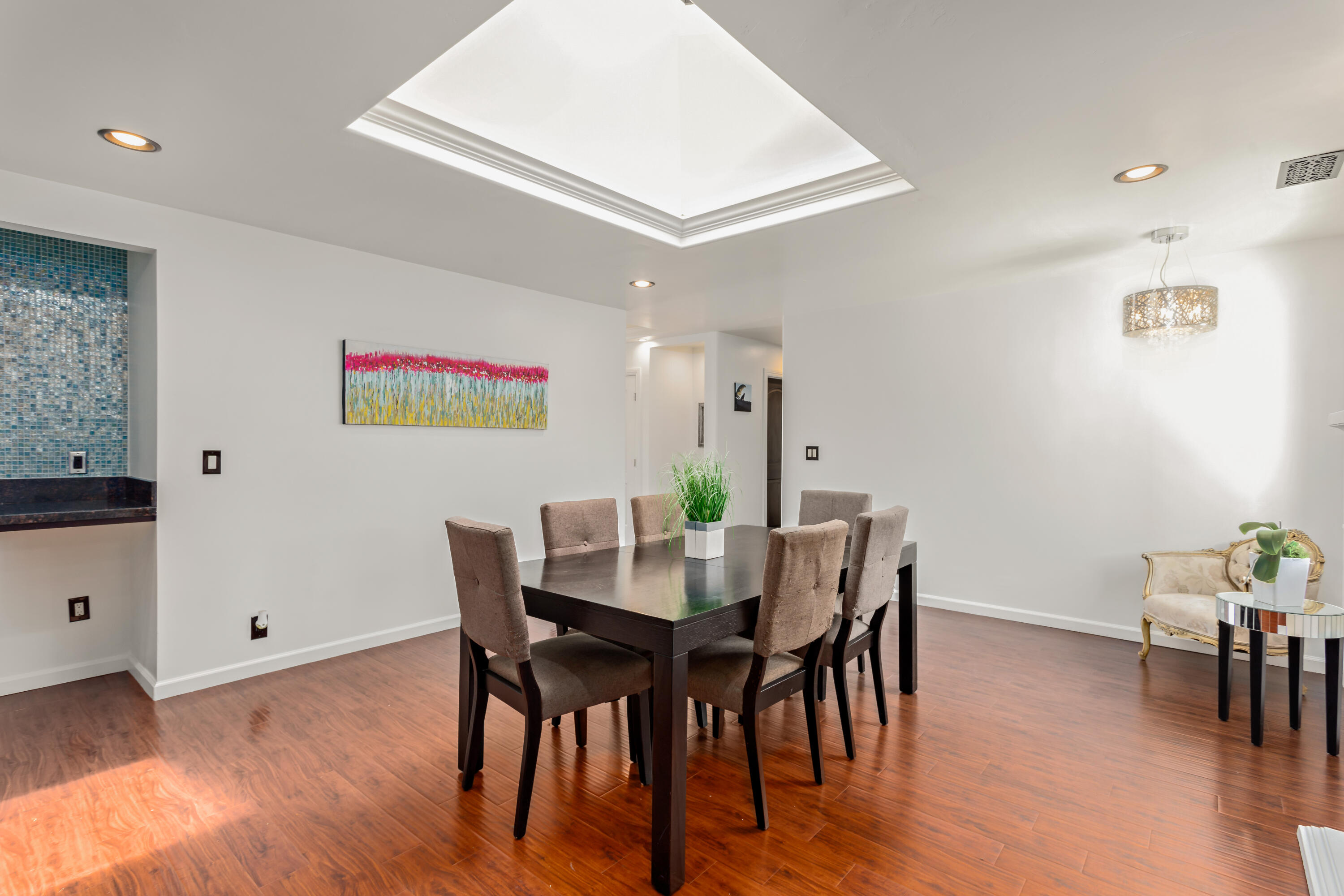 5211 Keo Drive Santa Barbara, CA 93111 - Photo 6 of 39 Dining/Living Room