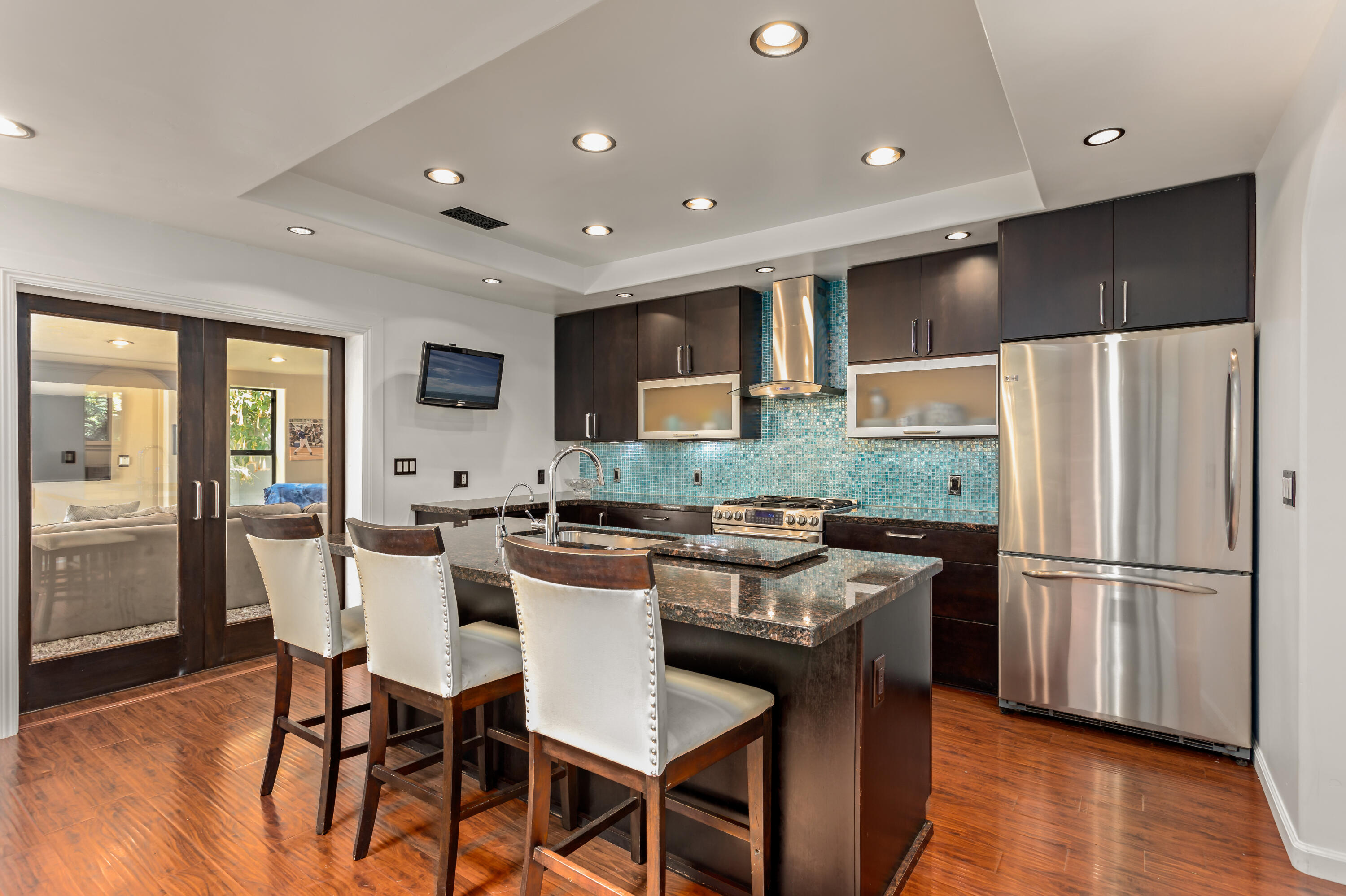 5211 Keo Drive Santa Barbara, CA 93111 - Photo 7 of 39 Kitchen/Breakfast Bar