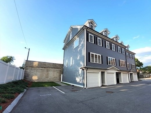 16 Common Street, Unit 5 Waltham, MA 02451 - Photo 1 of 14