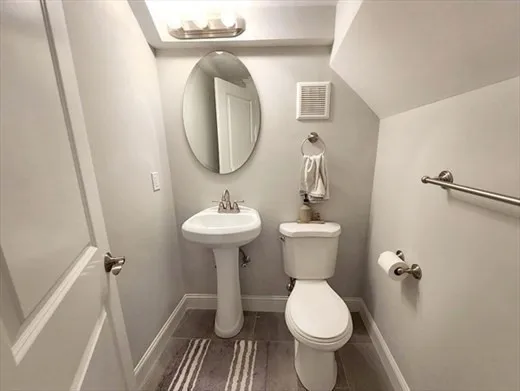 $4,000 | 16 Common Street, Unit 5, Waltham, MA 02451