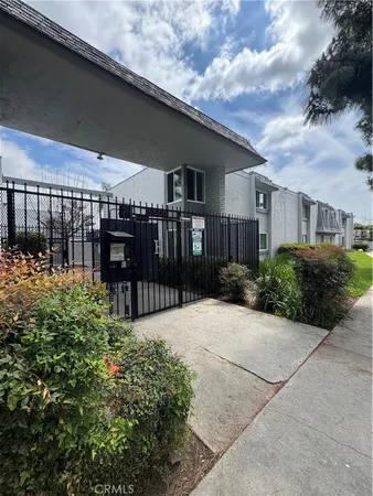$250,000 | 5500 Ackerfield Avenue, Long Beach, CA 90805