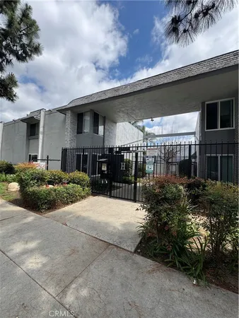 $250,000 | 5500 Ackerfield Avenue, Unit 309, Long Beach, CA 90805