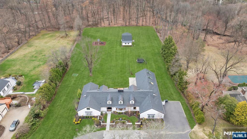 16 East Greenbrook Road Caldwell, NJ 07006 - Photo 3 of 34