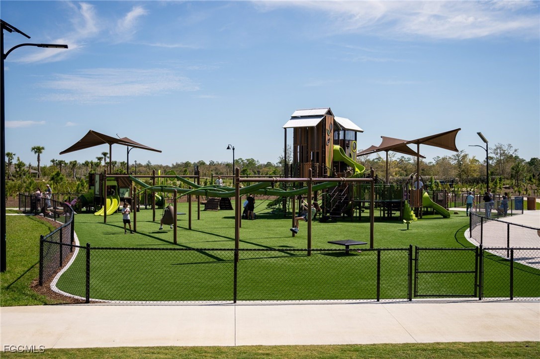 43997 Boardwalk Loop, Unit 1816 Punta Gorda, FL 33982 - Photo 43 of 44 a view of a basketball court