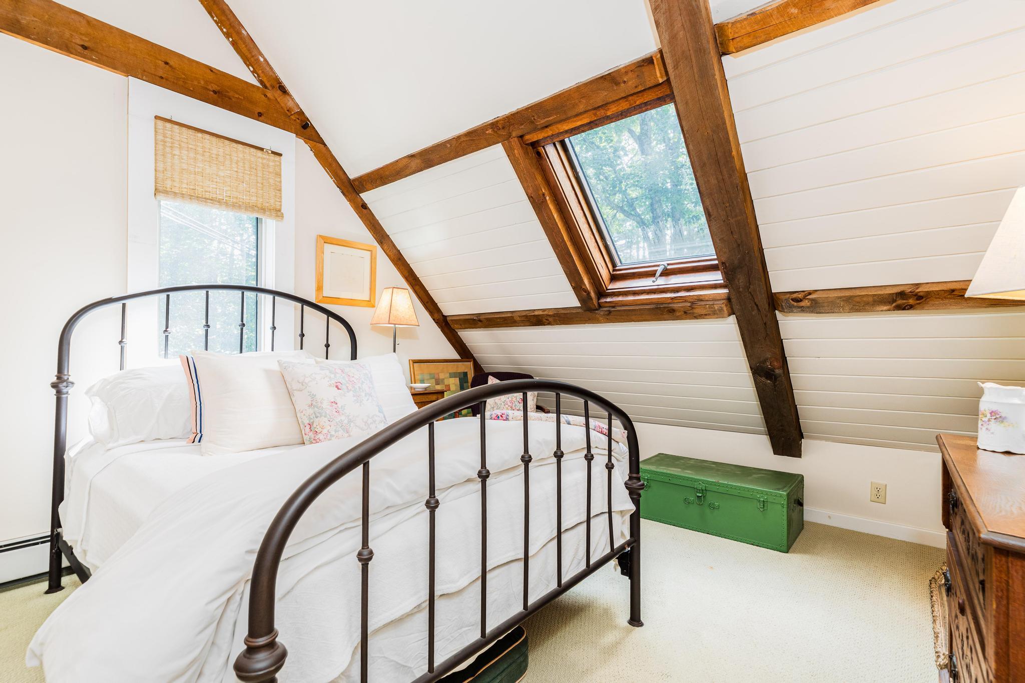 180 Clay Hill Road York, ME 03902 - Photo 26 of 39 Second Floor Guest Retreat