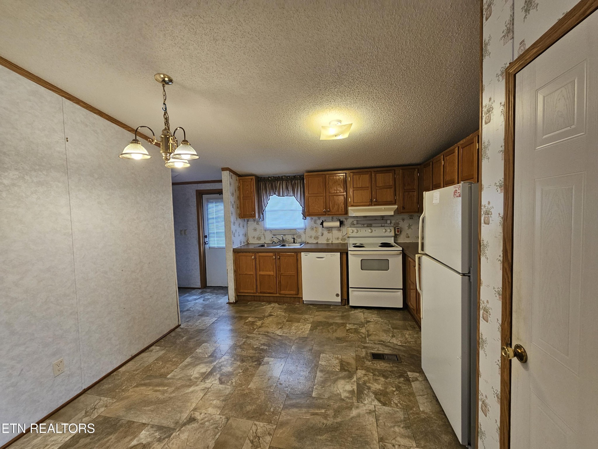 171 Lee Road Tellico Plains, TN 37385 - Photo 11 of 16