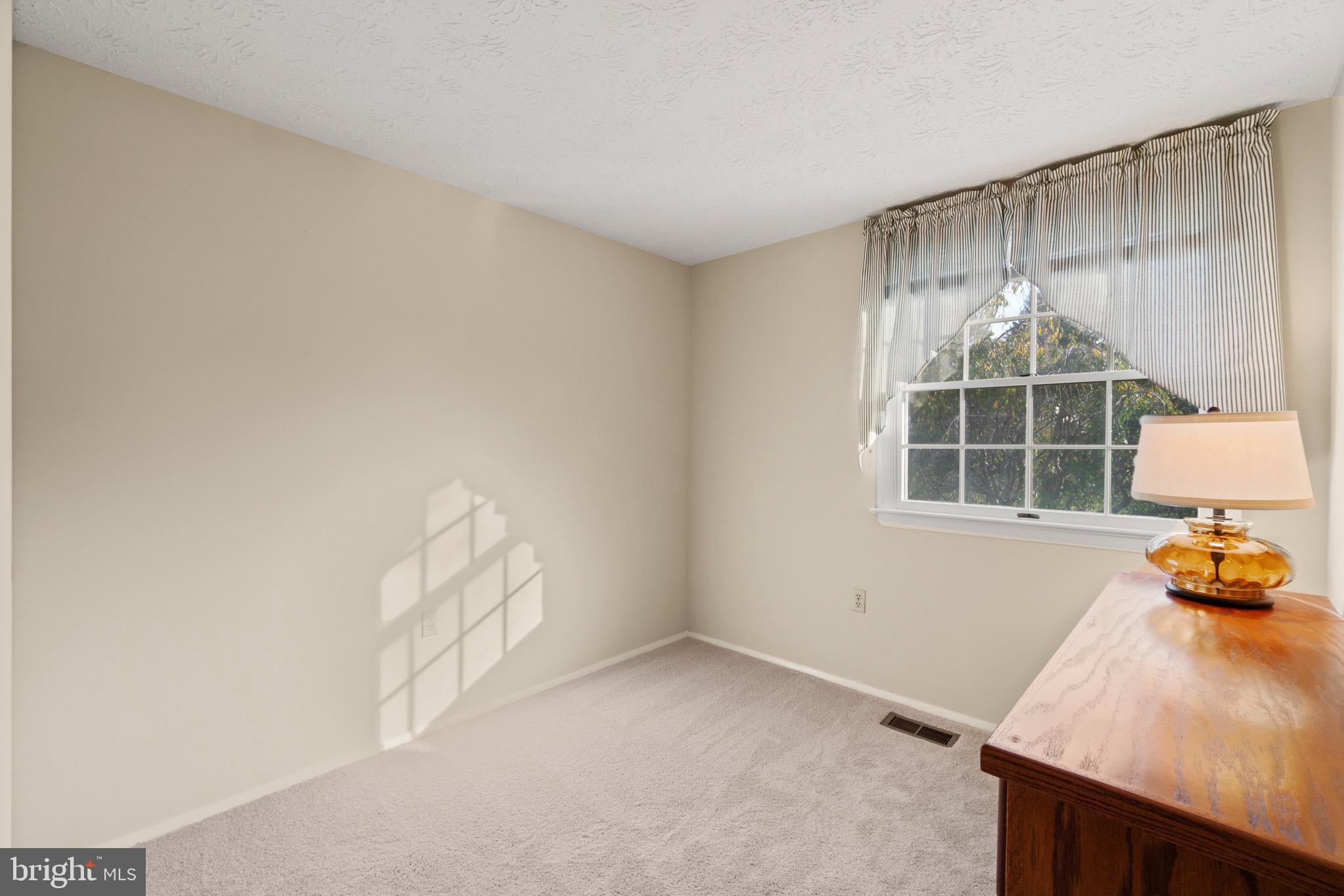 12762 Bradwell Road Herndon, VA 20171 - Photo 20 of 35 3rd bedroom.