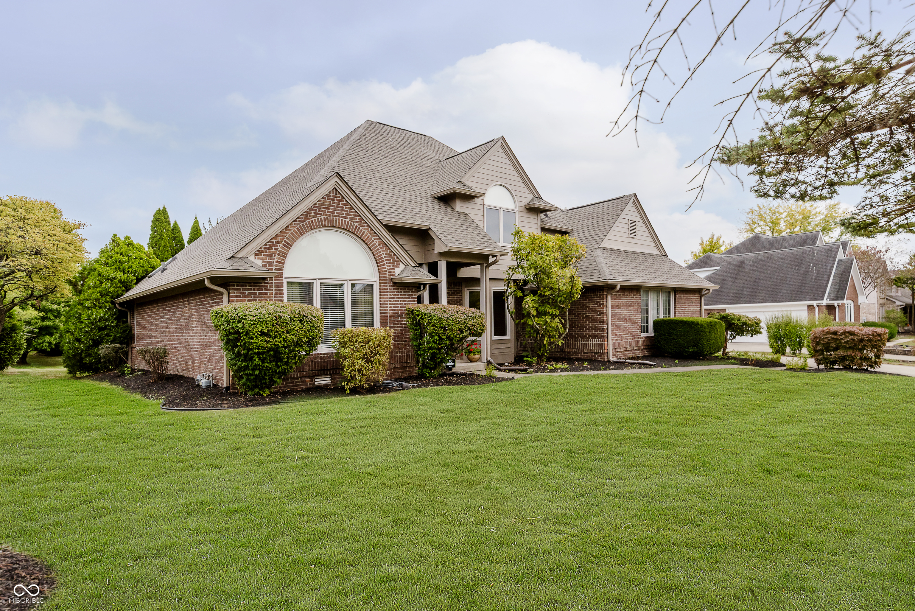 8729 Promontory Road Indianapolis, IN 46236 - Photo 2 of 33