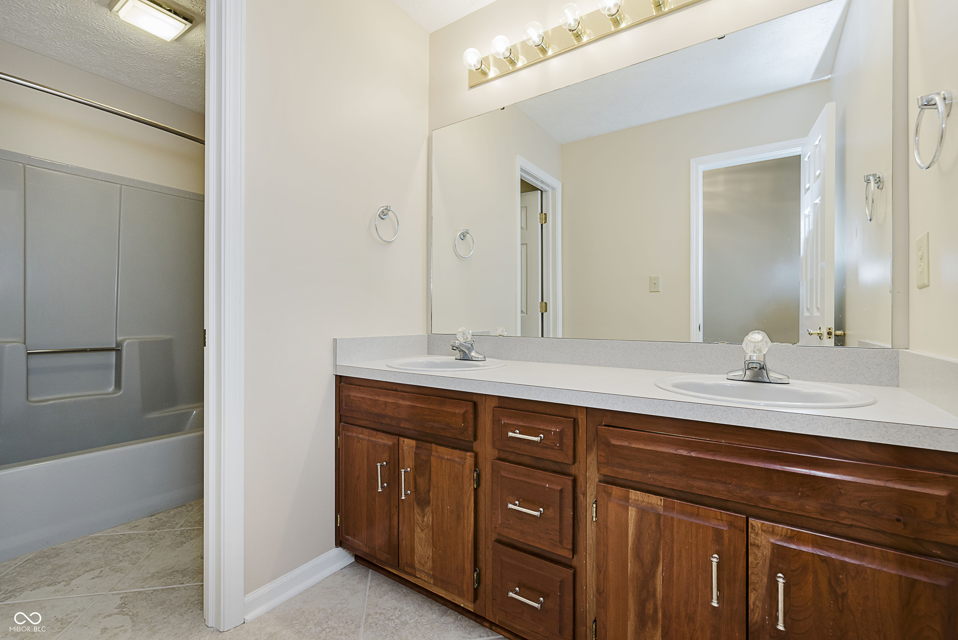 8729 Promontory Road Indianapolis, IN 46236 - Photo 25 of 33