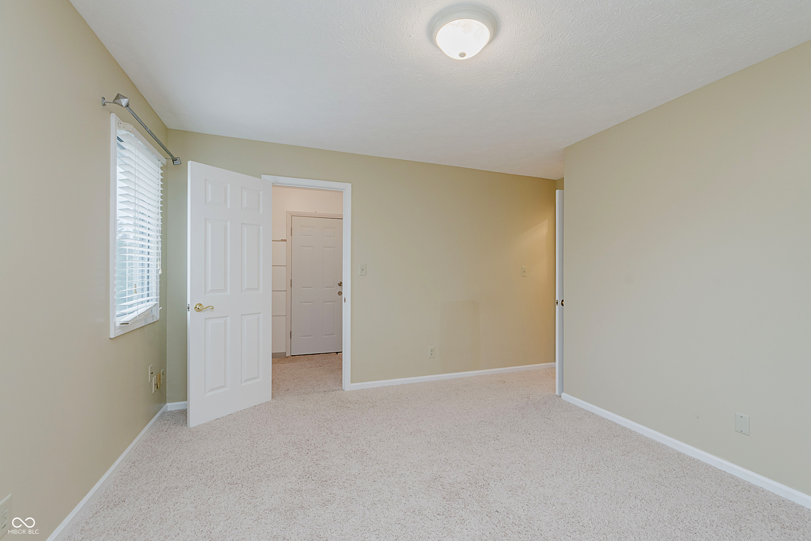 8729 Promontory Road Indianapolis, IN 46236 - Photo 27 of 33