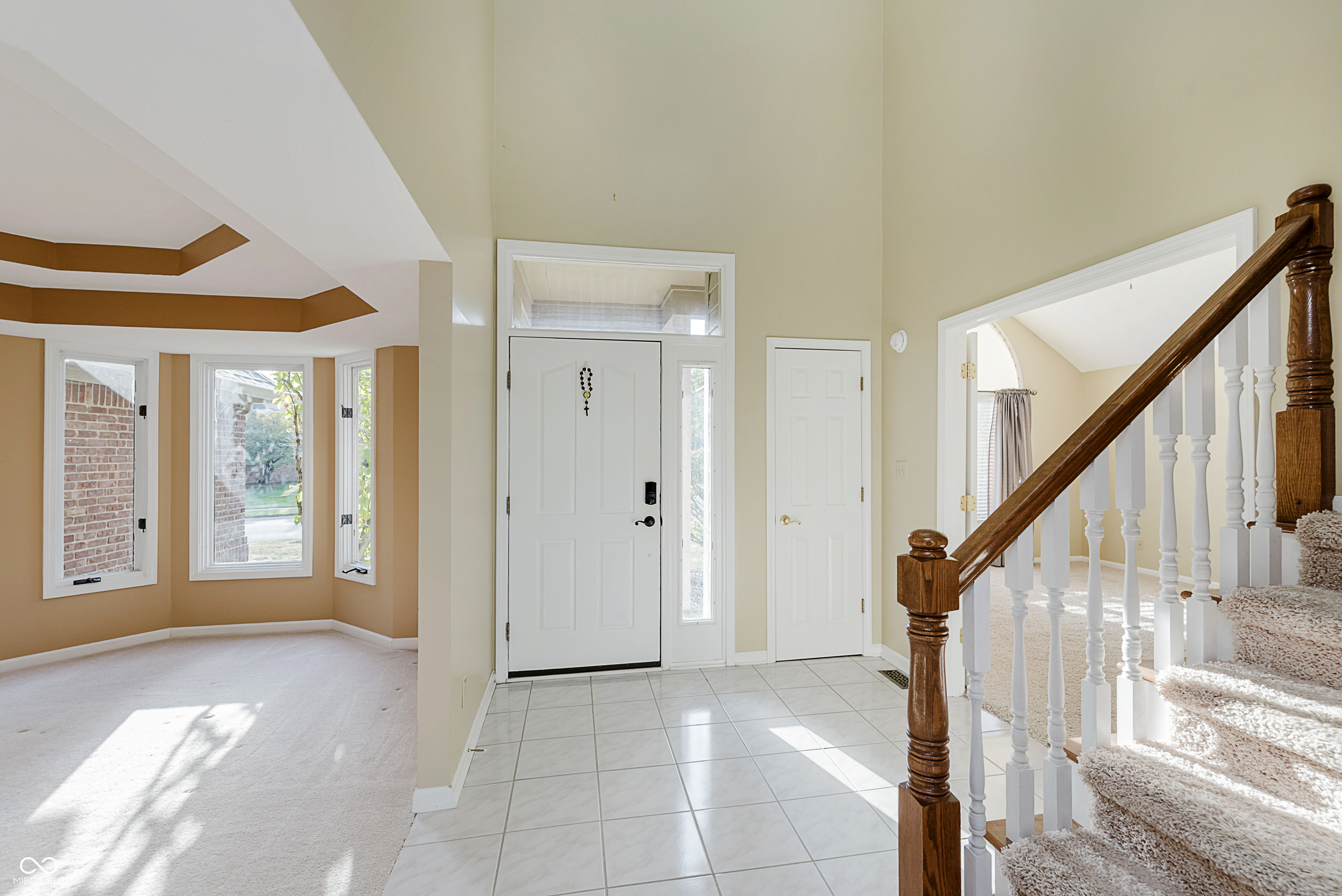 8729 Promontory Road Indianapolis, IN 46236 - Photo 4 of 33