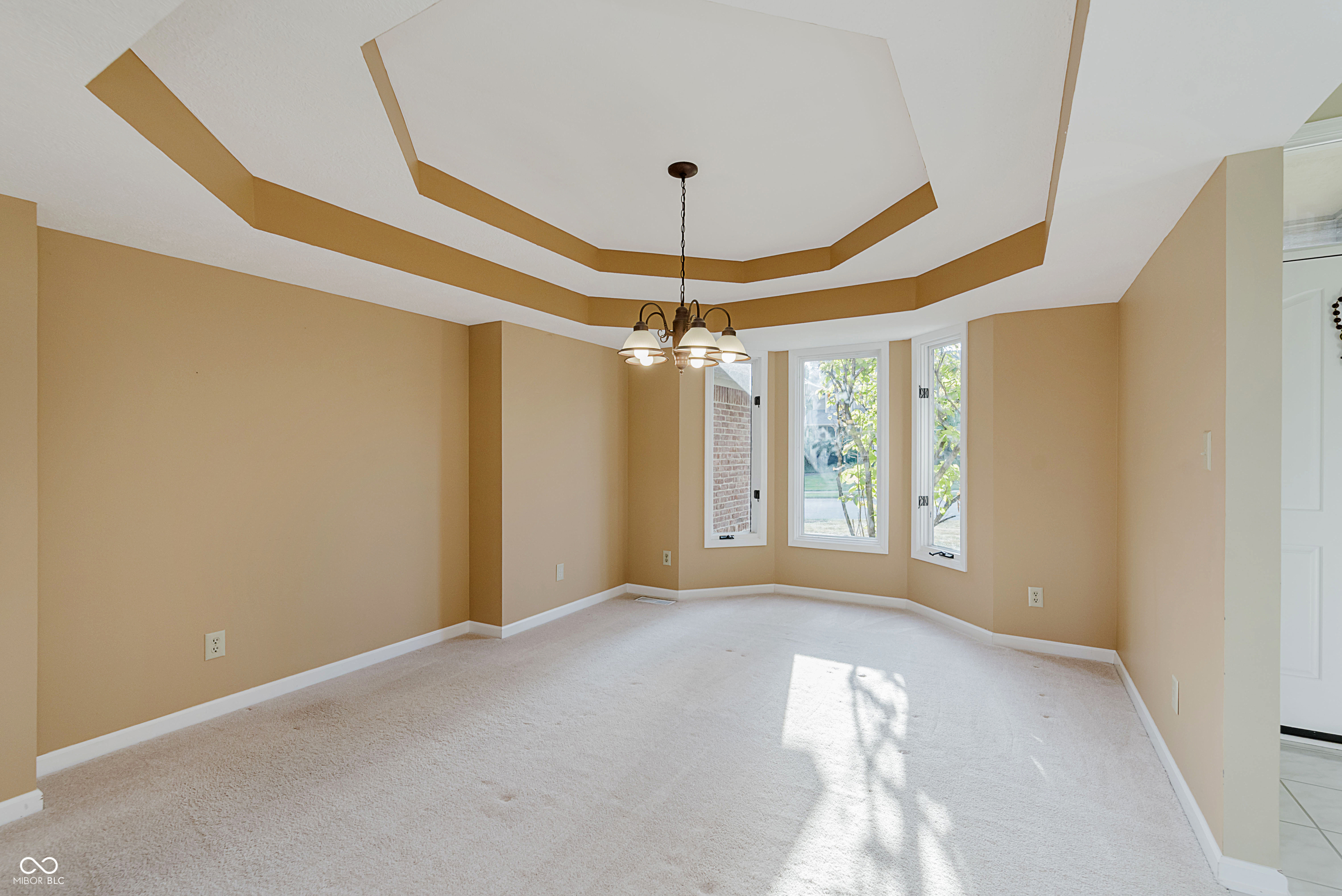 8729 Promontory Road Indianapolis, IN 46236 - Photo 5 of 33