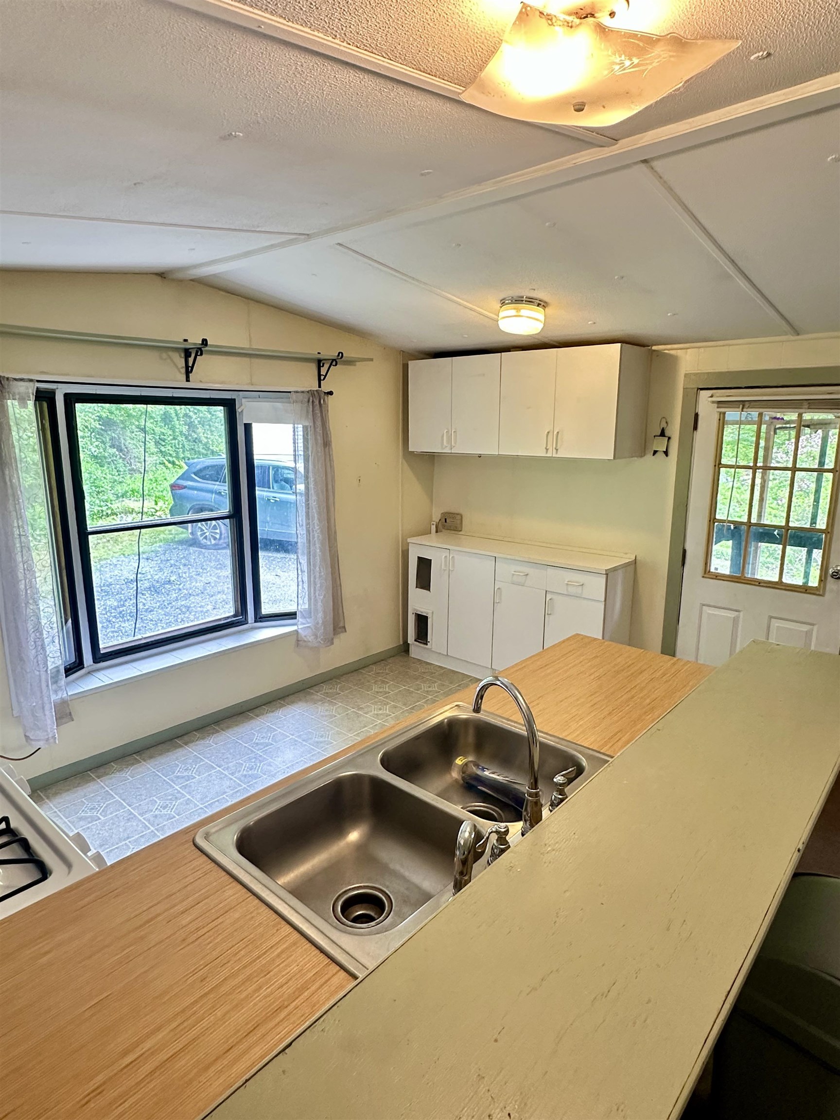 4 Reservoir Road Brattleboro, VT 05301 - Photo 9 of 23