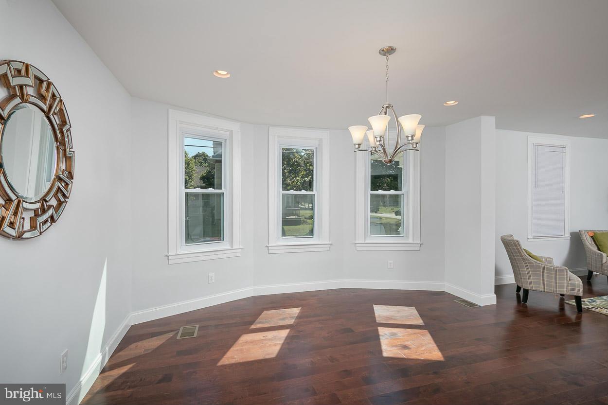 3800 Chatham Road Baltimore, MD 21215 - Photo 11 of 30 Dining Room