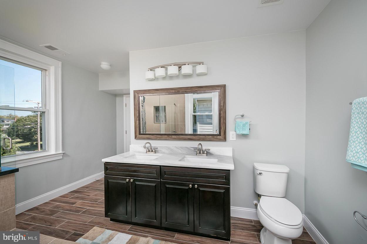 3800 Chatham Road Baltimore, MD 21215 - Photo 17 of 30 Bath (Master)