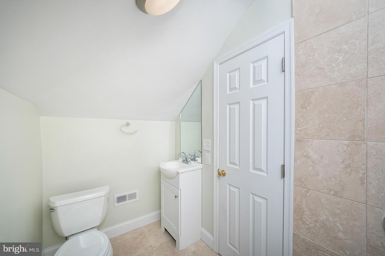 3800 Chatham Road Baltimore, MD 21215 - Photo 23 of 30 Bath