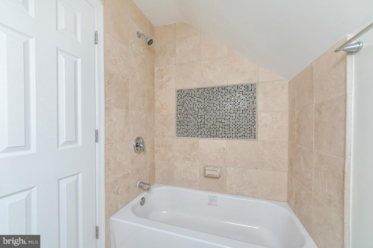 3800 Chatham Road Baltimore, MD 21215 - Photo 24 of 30 Bath
