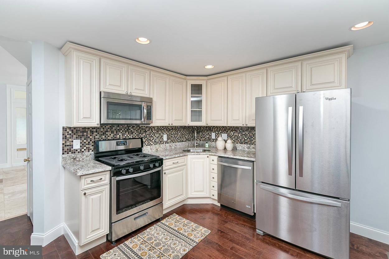 3800 Chatham Road Baltimore, MD 21215 - Photo 6 of 30 Kitchen