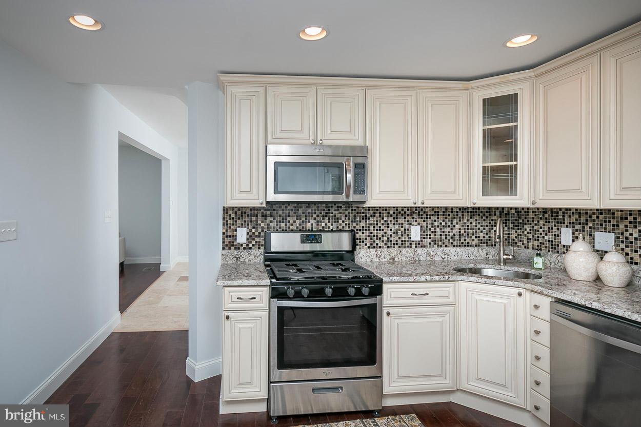3800 Chatham Road Baltimore, MD 21215 - Photo 7 of 30 Kitchen
